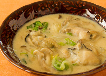 牡蠣と白菜の塩レモンクリーム煮