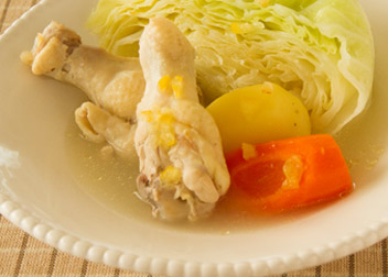 鶏手羽の塩レモンポトフ