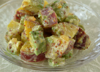 さつま芋とアボカドの粒マス塩レモンサラダ