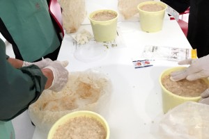 味噌作り⑥容器詰め終了